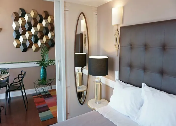 Colours Bairro Alto מלון 4*