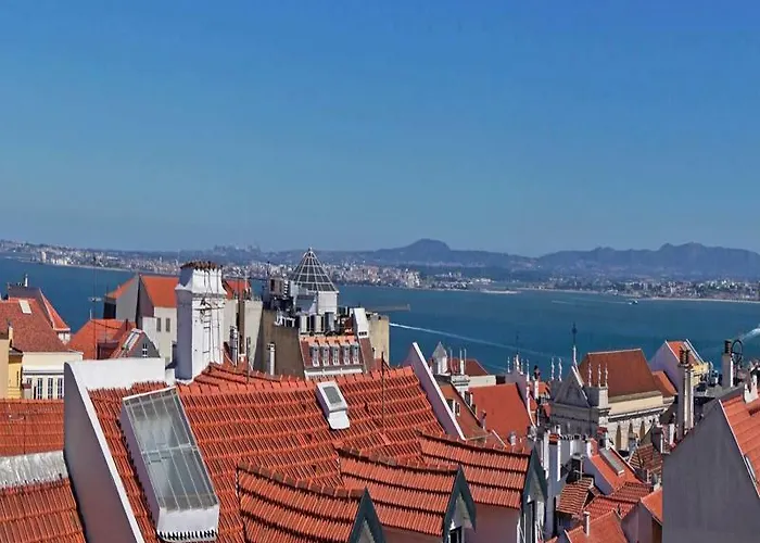 Colours Bairro Alto 4*